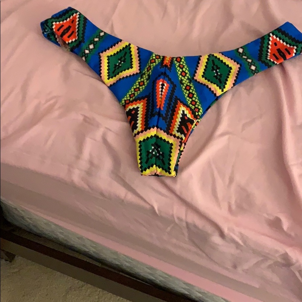 Bathing suit - Picture 3 of 3